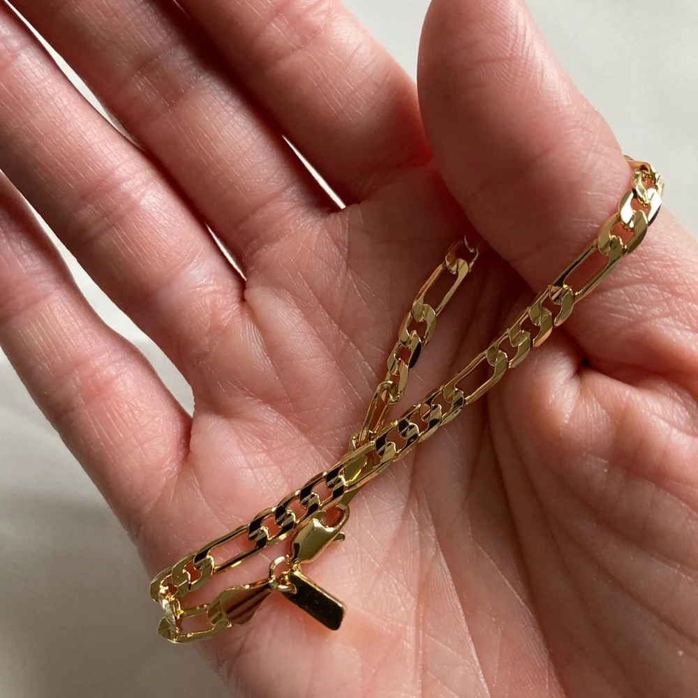 NEW Vanessa Mooney gold figaro layering stacking chain bracelet gold - Picture 6 of 7